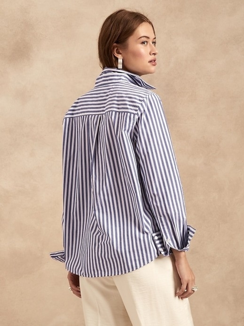 Banana Republic Women's Size 2 Blue White Striped Shirt - Picture 2 of 7